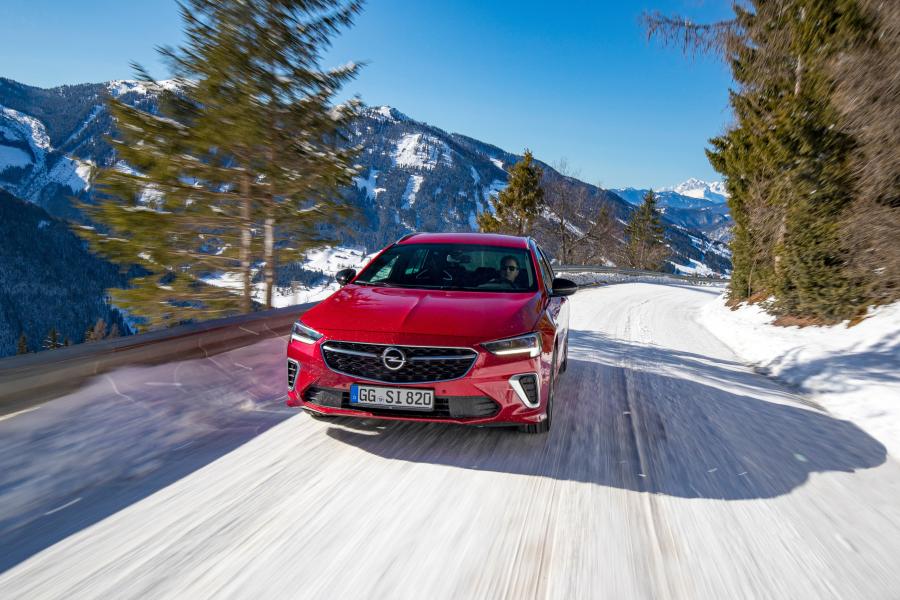  Opel Insignia GSi Sports Tourer 2020 года  (фото 15 из 28)